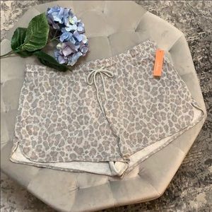 NEW! Leopard Print Gray And Cream Shorts XL